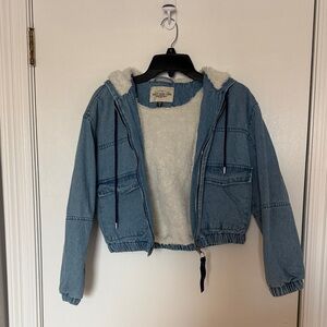 Ashely vintage charm- cropped Denim Jacket with White Fleece Lining- size small